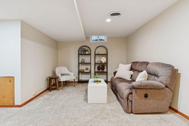 3228 Victoria Street N, Shoreview, MN 55126