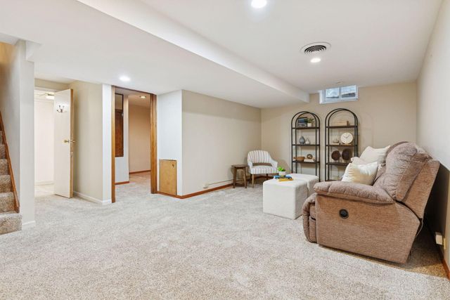 3228 Victoria Street N, Shoreview, MN 55126