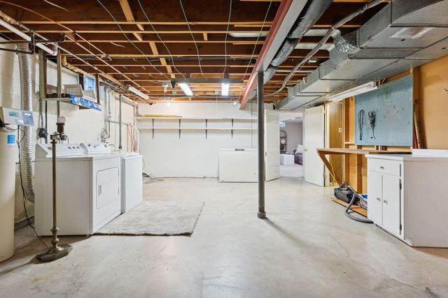 3228 Victoria Street N, Shoreview, MN 55126