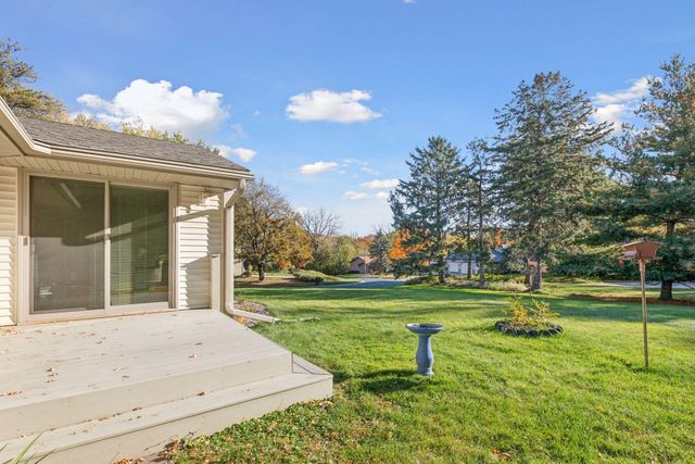 3228 Victoria Street N, Shoreview, MN 55126