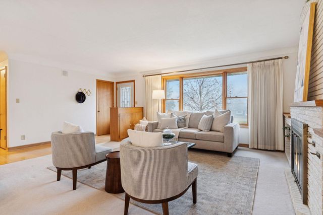 3228 Victoria Street N, Shoreview, MN 55126