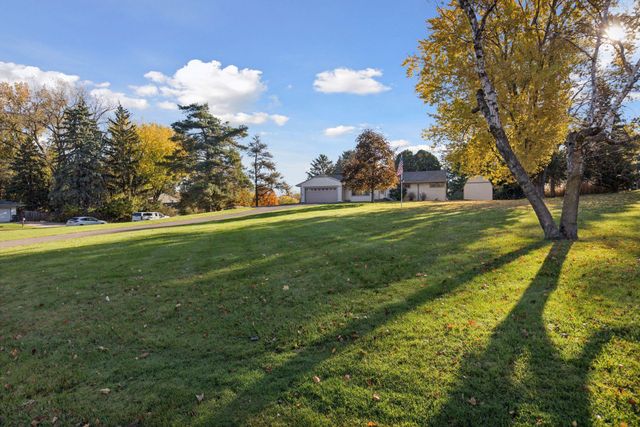 3228 Victoria Street N, Shoreview, MN 55126