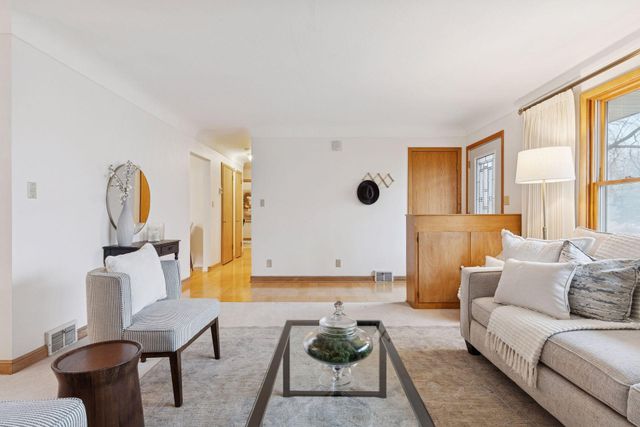 3228 Victoria Street N, Shoreview, MN 55126