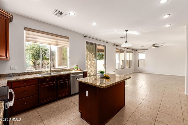 35822 N 33RD Lane, Phoenix, AZ 85086