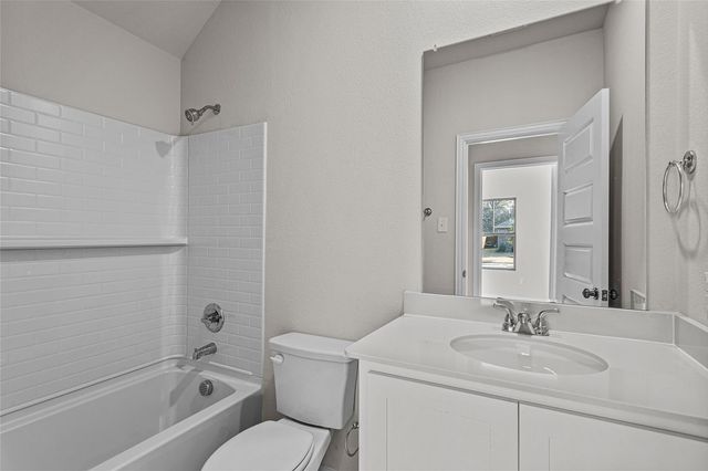 512 Meadow Run Drive, Van Alstyne, TX 75495