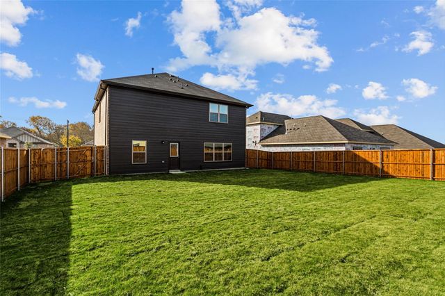 512 Meadow Run Drive, Van Alstyne, TX 75495
