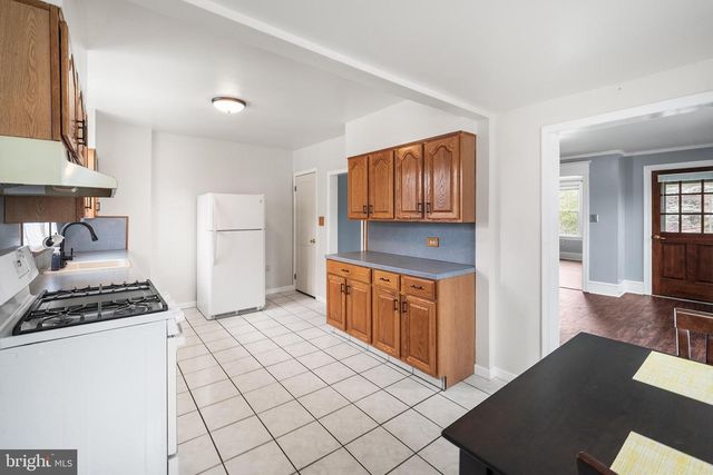 2 12TH ST, Burlington Township, NJ 08016