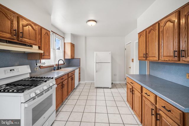 2 12TH ST, Burlington Township, NJ 08016