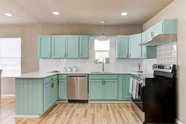 414 E Perkins Avenue, Guthrie, OK 73044