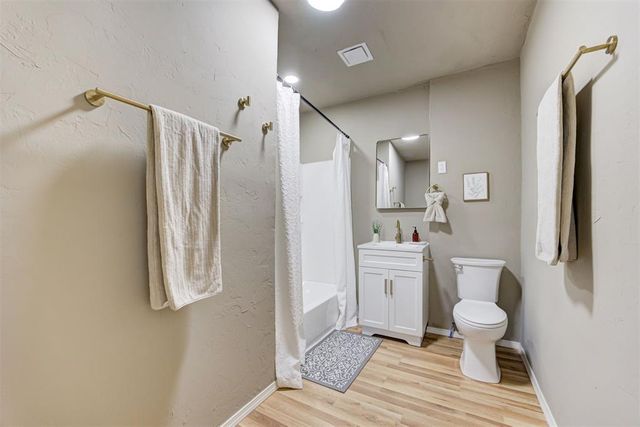 414 E Perkins Avenue, Guthrie, OK 73044