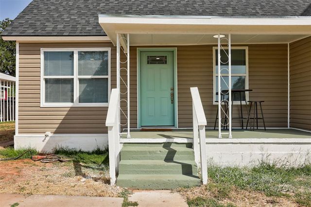 414 E Perkins Avenue, Guthrie, OK 73044
