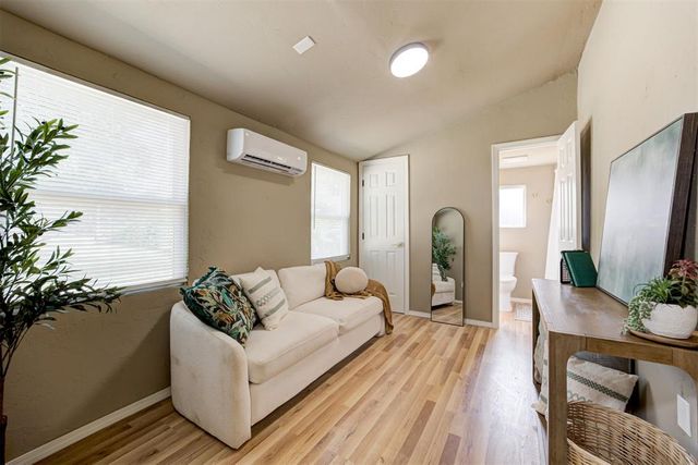 414 E Perkins Avenue, Guthrie, OK 73044