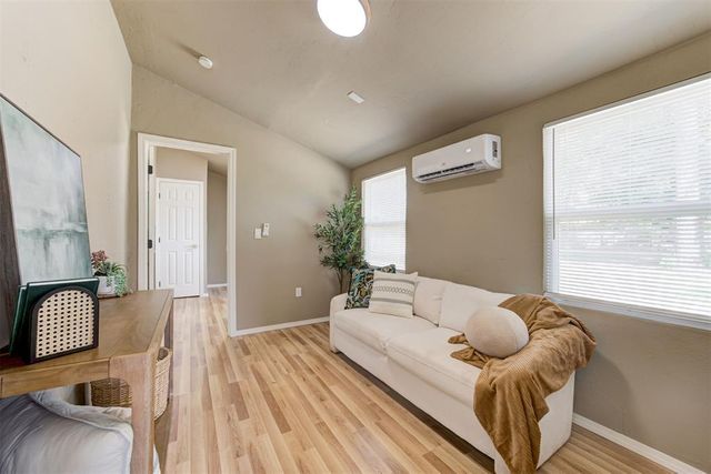 414 E Perkins Avenue, Guthrie, OK 73044