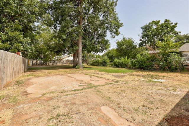 414 E Perkins Avenue, Guthrie, OK 73044