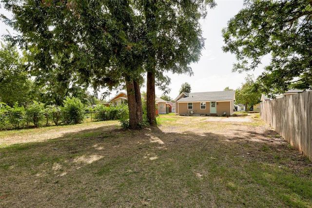 414 E Perkins Avenue, Guthrie, OK 73044