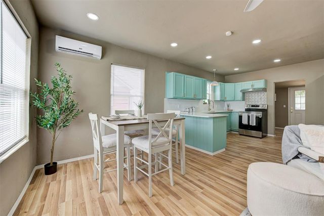 414 E Perkins Avenue, Guthrie, OK 73044