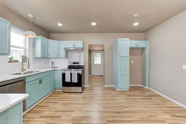 414 E Perkins Avenue, Guthrie, OK 73044