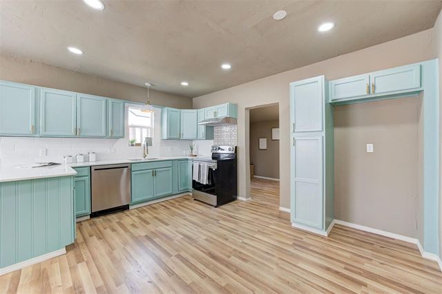 414 E Perkins Avenue, Guthrie, OK 73044