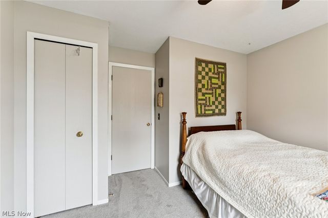 8615 Scenicview Drive, Broadview Heights, OH 44147