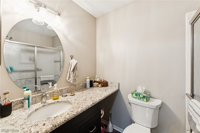 8615 Scenicview Drive, Broadview Heights, OH 44147