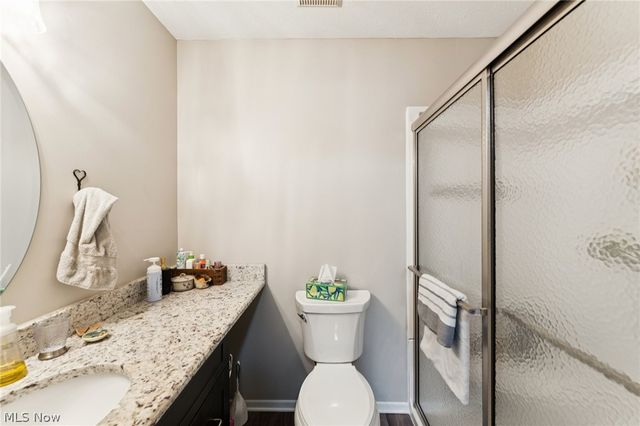 8615 Scenicview Drive, Broadview Heights, OH 44147