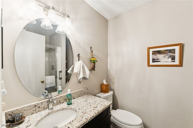 8615 Scenicview Drive, Broadview Heights, OH 44147