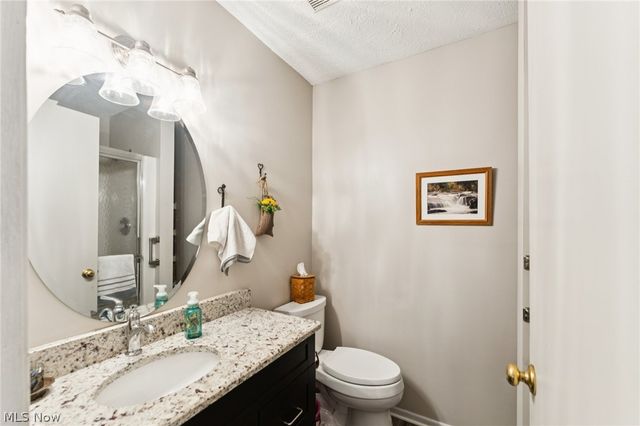 8615 Scenicview Drive, Broadview Heights, OH 44147