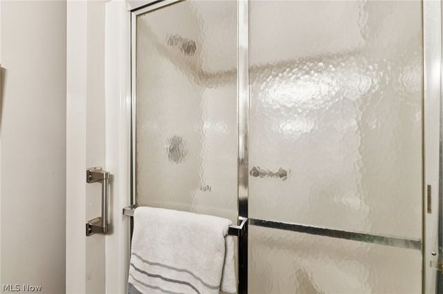 8615 Scenicview Drive, Broadview Heights, OH 44147