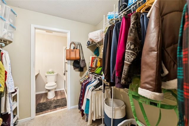 8615 Scenicview Drive, Broadview Heights, OH 44147