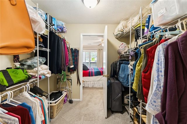 8615 Scenicview Drive, Broadview Heights, OH 44147