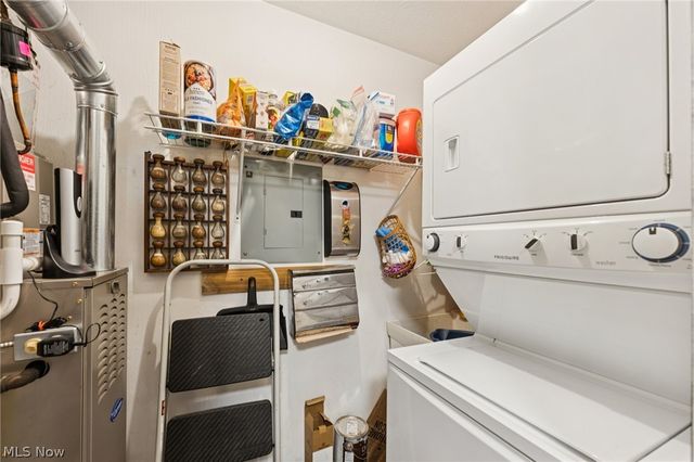 8615 Scenicview Drive, Broadview Heights, OH 44147