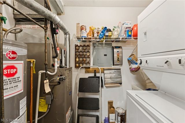 8615 Scenicview Drive, Broadview Heights, OH 44147