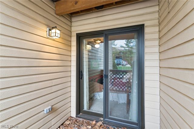 8615 Scenicview Drive, Broadview Heights, OH 44147