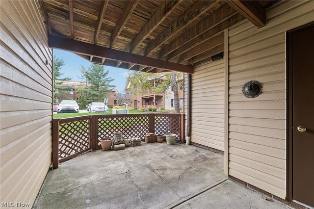 8615 Scenicview Drive, Broadview Heights, OH 44147