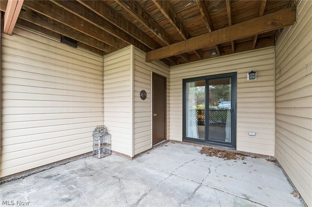 8615 Scenicview Drive, Broadview Heights, OH 44147