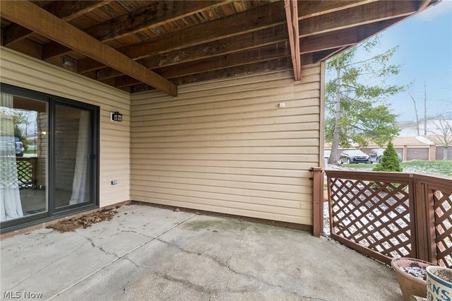 8615 Scenicview Drive, Broadview Heights, OH 44147