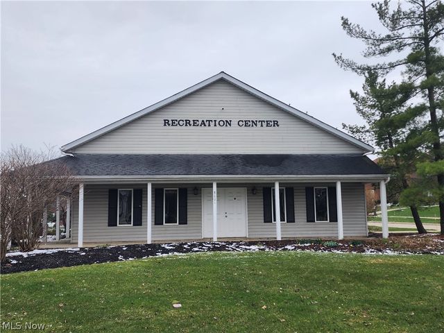 8615 Scenicview Drive, Broadview Heights, OH 44147