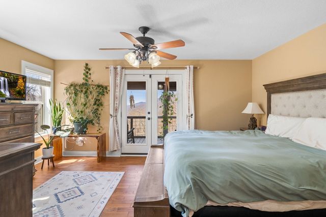 961 S Brooks Cove Road S, Hayesville, NC 28904