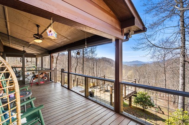961 S Brooks Cove Road S, Hayesville, NC 28904