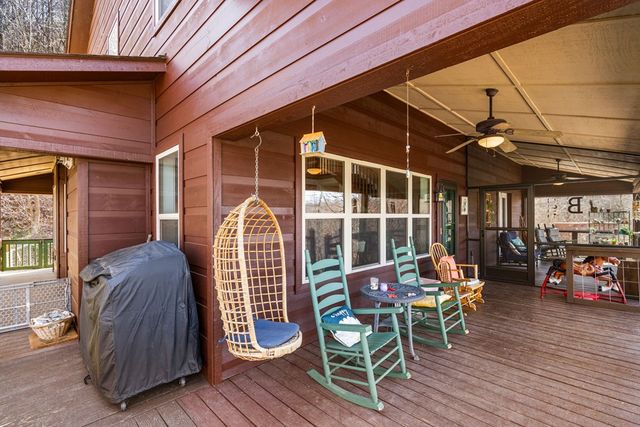 961 S Brooks Cove Road S, Hayesville, NC 28904