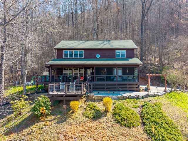 961 S Brooks Cove Road S, Hayesville, NC 28904