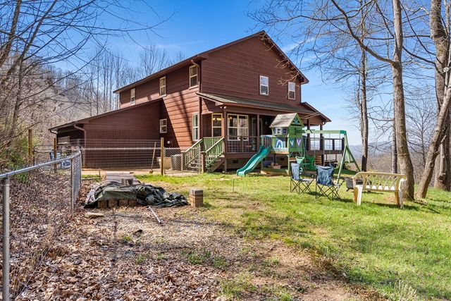 961 S Brooks Cove Road S, Hayesville, NC 28904