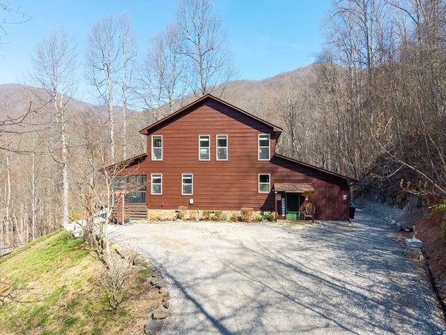 961 S Brooks Cove Road S, Hayesville, NC 28904