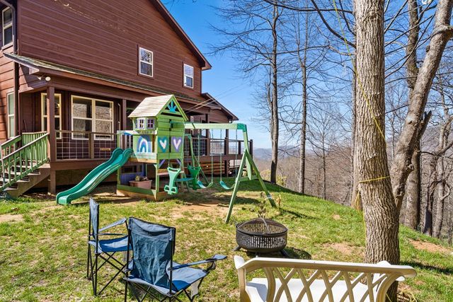 961 S Brooks Cove Road S, Hayesville, NC 28904