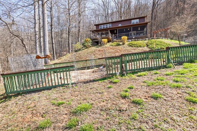 961 S Brooks Cove Road S, Hayesville, NC 28904