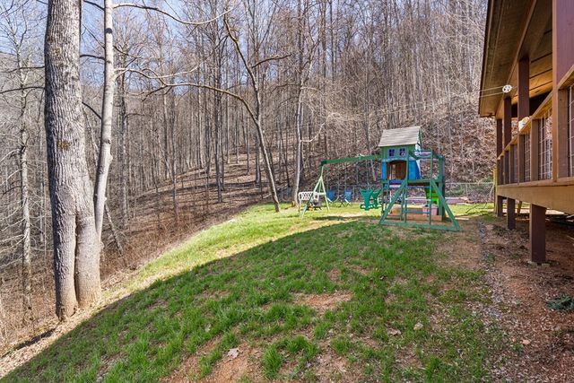 961 S Brooks Cove Road S, Hayesville, NC 28904