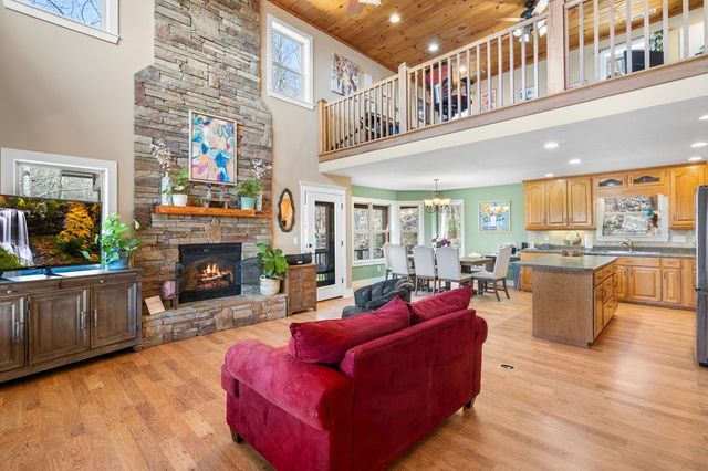 961 S Brooks Cove Road S, Hayesville, NC 28904