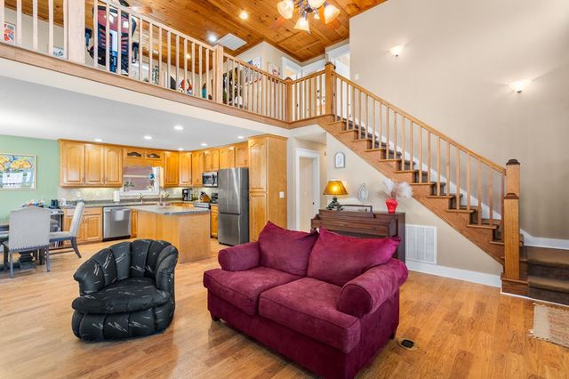 961 S Brooks Cove Road S, Hayesville, NC 28904