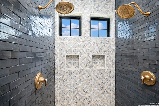 324 Ridge Pt, Spring Branch, TX 78070