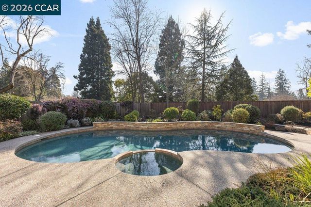 515 La Mancha Ct, Danville, CA 94526